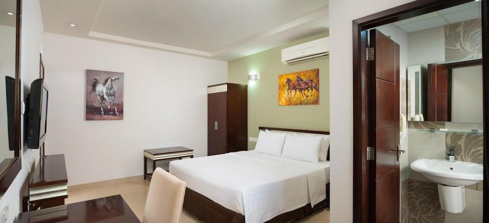 Muscat Dunes Hotel Exterior foto