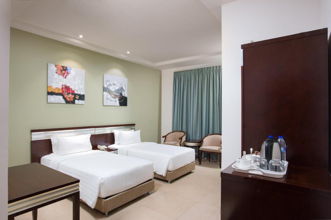 Muscat Dunes Hotel Exterior foto